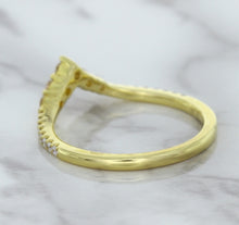 Load image into Gallery viewer, 0.38ctw Diamond Pointed Band in 18K Yellow Gold