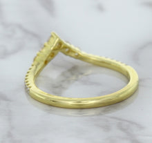 Load image into Gallery viewer, 0.38ctw Diamond Pointed Band in 18K Yellow Gold