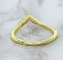 Load image into Gallery viewer, 0.38ctw Diamond Pointed Band in 18K Yellow Gold