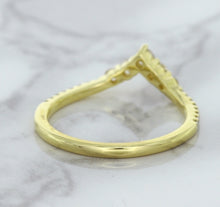 Load image into Gallery viewer, 0.38ctw Diamond Pointed Band in 18K Yellow Gold