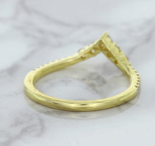 Load image into Gallery viewer, 0.38ctw Diamond Pointed Band in 18K Yellow Gold