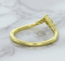 Load image into Gallery viewer, 0.38ctw Diamond Pointed Band in 18K Yellow Gold