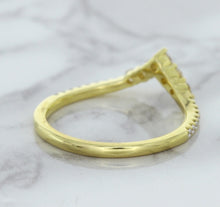 Load image into Gallery viewer, 0.38ctw Diamond Pointed Band in 18K Yellow Gold
