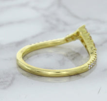 Load image into Gallery viewer, 0.38ctw Diamond Pointed Band in 18K Yellow Gold

