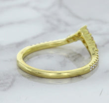 Load image into Gallery viewer, 0.38ctw Diamond Pointed Band in 18K Yellow Gold