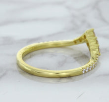 Load image into Gallery viewer, 0.38ctw Diamond Pointed Band in 18K Yellow Gold