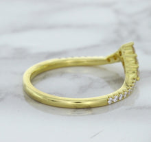 Load image into Gallery viewer, 0.38ctw Diamond Pointed Band in 18K Yellow Gold
