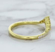 Load image into Gallery viewer, 0.38ctw Diamond Pointed Band in 18K Yellow Gold