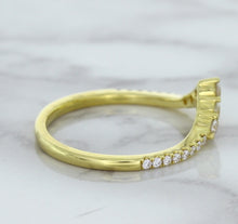 Load image into Gallery viewer, 0.38ctw Diamond Pointed Band in 18K Yellow Gold