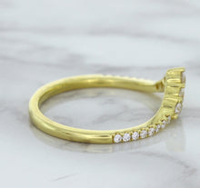 Load image into Gallery viewer, 0.38ctw Diamond Pointed Band in 18K Yellow Gold
