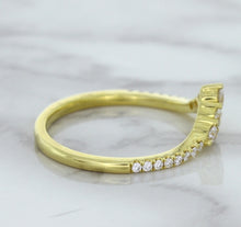 Load image into Gallery viewer, 0.38ctw Diamond Pointed Band in 18K Yellow Gold