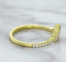 Load image into Gallery viewer, 0.38ctw Diamond Pointed Band in 18K Yellow Gold