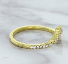 Load image into Gallery viewer, 0.38ctw Diamond Pointed Band in 18K Yellow Gold