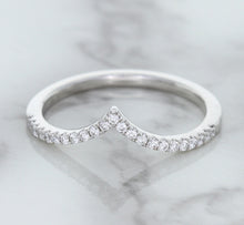Load image into Gallery viewer, 0.17ctw Diamond Pointed Band in 18K White Gold