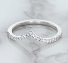 Load image into Gallery viewer, 0.17ctw Diamond Pointed Band in 18K White Gold