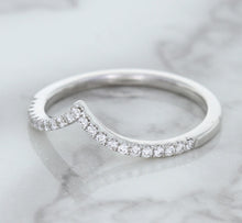 Load image into Gallery viewer, 0.17ctw Diamond Pointed Band in 18K White Gold