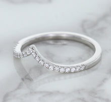 Load image into Gallery viewer, 0.17ctw Diamond Pointed Band in 18K White Gold