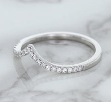Load image into Gallery viewer, 0.17ctw Diamond Pointed Band in 18K White Gold