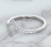 Load image into Gallery viewer, 0.17ctw Diamond Pointed Band in 18K White Gold