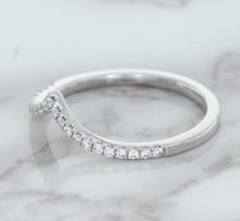 Load image into Gallery viewer, 0.17ctw Diamond Pointed Band in 18K White Gold