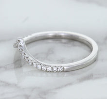 Load image into Gallery viewer, 0.17ctw Diamond Pointed Band in 18K White Gold