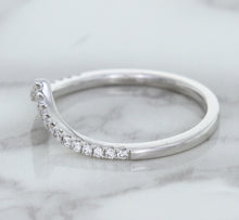 Load image into Gallery viewer, 0.17ctw Diamond Pointed Band in 18K White Gold