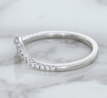 Load image into Gallery viewer, 0.17ctw Diamond Pointed Band in 18K White Gold