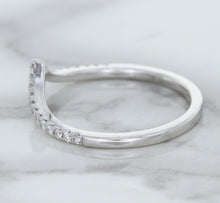 Load image into Gallery viewer, 0.17ctw Diamond Pointed Band in 18K White Gold