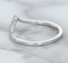 Load image into Gallery viewer, 0.17ctw Diamond Pointed Band in 18K White Gold