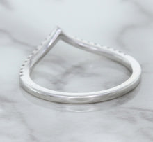 Load image into Gallery viewer, 0.17ctw Diamond Pointed Band in 18K White Gold