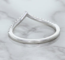 Load image into Gallery viewer, 0.17ctw Diamond Pointed Band in 18K White Gold