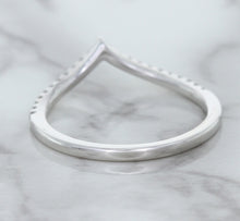Load image into Gallery viewer, 0.17ctw Diamond Pointed Band in 18K White Gold