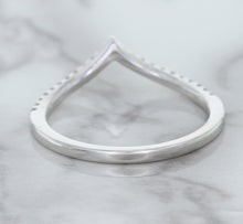 Load image into Gallery viewer, 0.17ctw Diamond Pointed Band in 18K White Gold