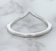 Load image into Gallery viewer, 0.17ctw Diamond Pointed Band in 18K White Gold