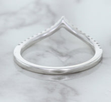 Load image into Gallery viewer, 0.17ctw Diamond Pointed Band in 18K White Gold