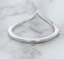 Load image into Gallery viewer, 0.17ctw Diamond Pointed Band in 18K White Gold