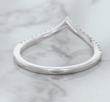 Load image into Gallery viewer, 0.17ctw Diamond Pointed Band in 18K White Gold