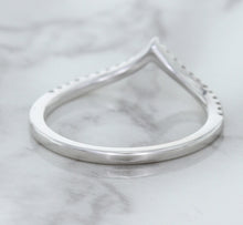 Load image into Gallery viewer, 0.17ctw Diamond Pointed Band in 18K White Gold