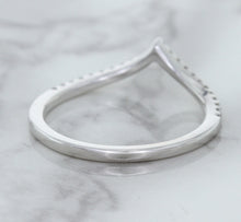 Load image into Gallery viewer, 0.17ctw Diamond Pointed Band in 18K White Gold