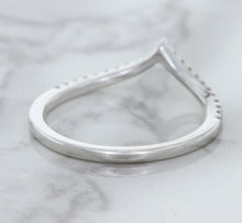 Load image into Gallery viewer, 0.17ctw Diamond Pointed Band in 18K White Gold