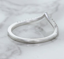 Load image into Gallery viewer, 0.17ctw Diamond Pointed Band in 18K White Gold