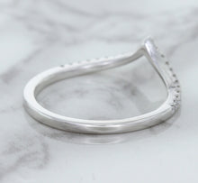 Load image into Gallery viewer, 0.17ctw Diamond Pointed Band in 18K White Gold