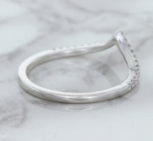 Load image into Gallery viewer, 0.17ctw Diamond Pointed Band in 18K White Gold