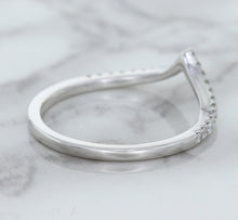 Load image into Gallery viewer, 0.17ctw Diamond Pointed Band in 18K White Gold