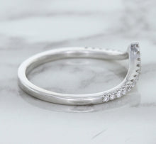 Load image into Gallery viewer, 0.17ctw Diamond Pointed Band in 18K White Gold