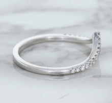 Load image into Gallery viewer, 0.17ctw Diamond Pointed Band in 18K White Gold