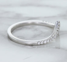 Load image into Gallery viewer, 0.17ctw Diamond Pointed Band in 18K White Gold