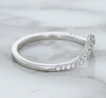 Load image into Gallery viewer, 0.17ctw Diamond Pointed Band in 18K White Gold