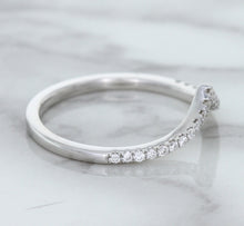 Load image into Gallery viewer, 0.17ctw Diamond Pointed Band in 18K White Gold