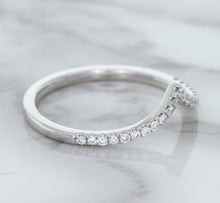 Load image into Gallery viewer, 0.17ctw Diamond Pointed Band in 18K White Gold